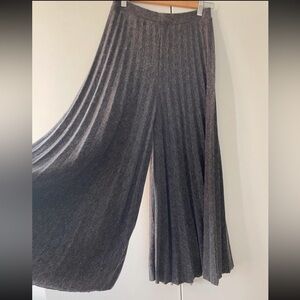 Dark Grey Pleated Wide-Leg Pants | Made in Italy | Comfy Stretch - size S/M